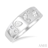 1/2 Ctw Scatter Mixed Diamond Cut Bold Gold Fashion Band in 14K White Gold