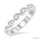 1/2 Ctw Round Cut Diamond Stack Band in 14K White Gold