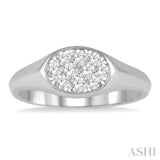 Oval Shape Lovebright Essential Diamond Signet Ring